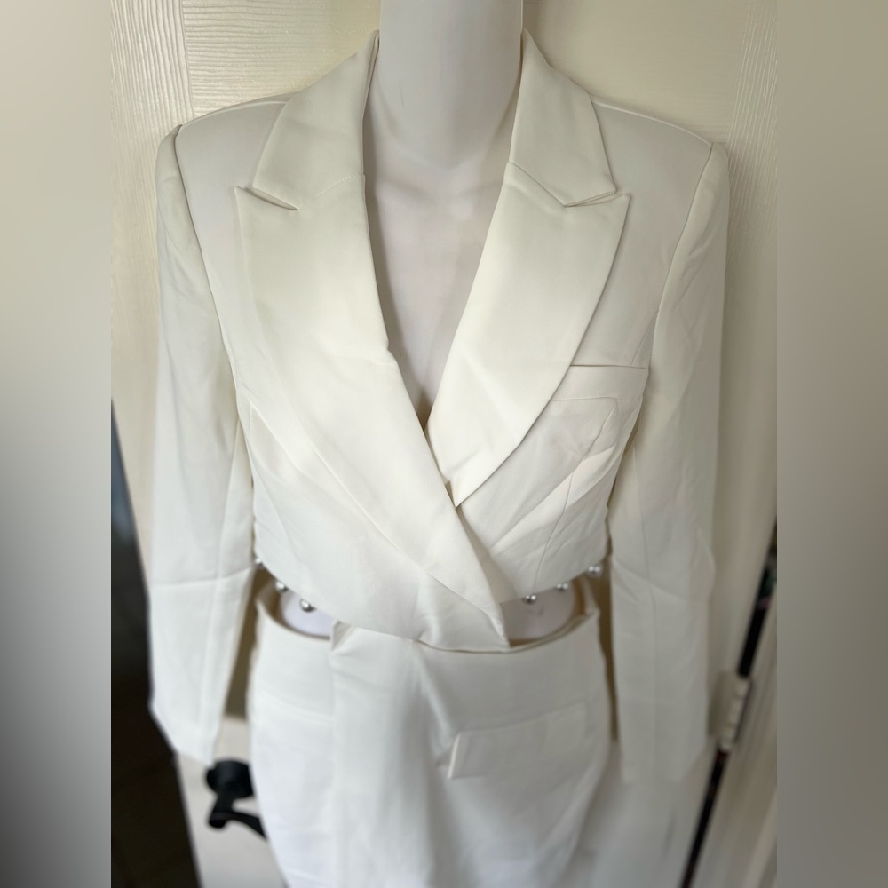 Lavish Alice Cut Out Detail Blazer Dress with Pearl Trim SZ 8 NWT - Picture 5 of 15